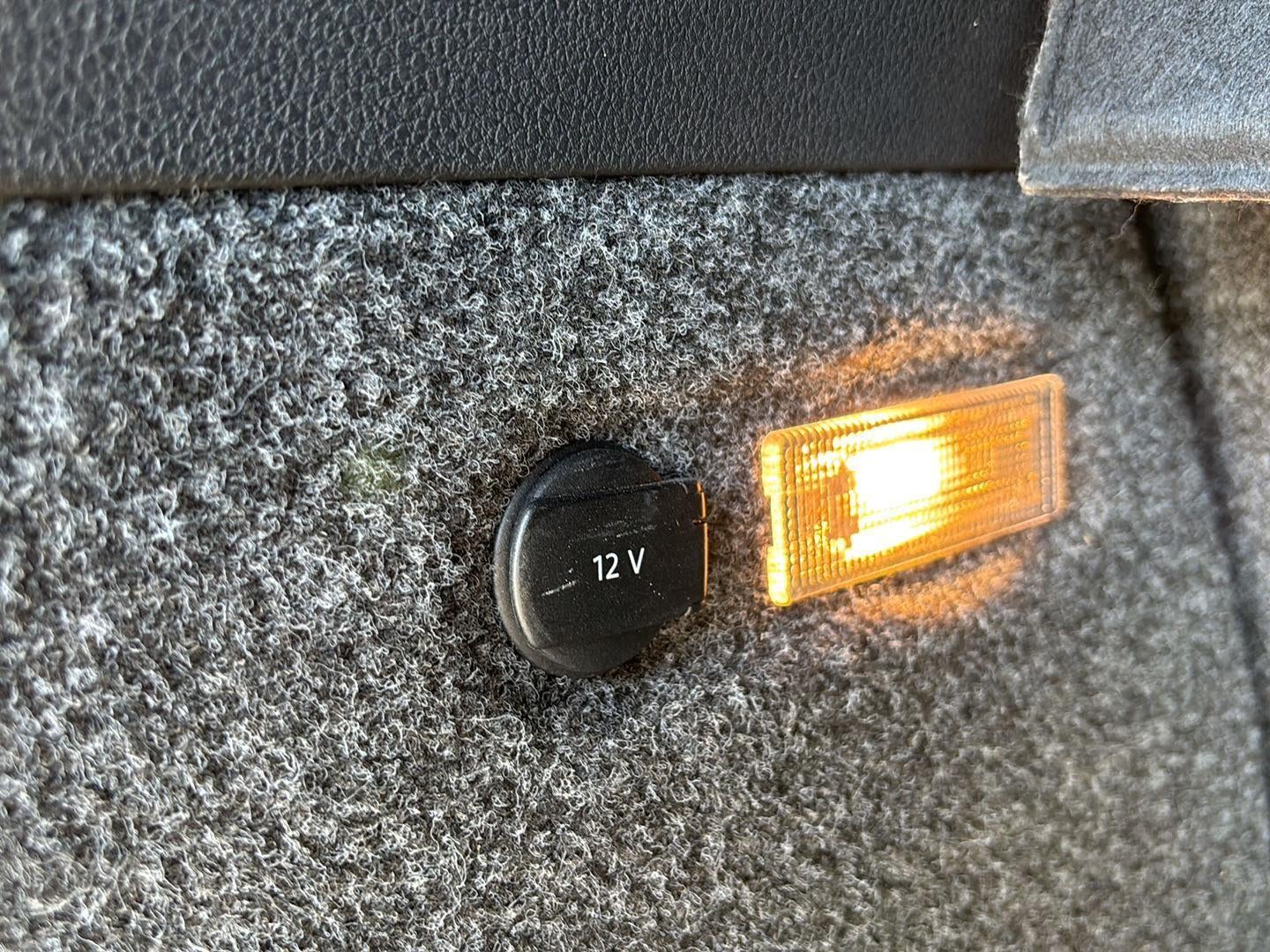 2013 Volkswagen Tiguan S w/Sunroof