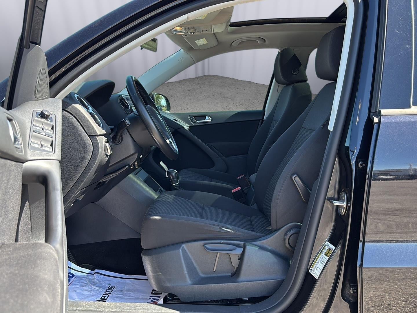 2013 Volkswagen Tiguan S w/Sunroof