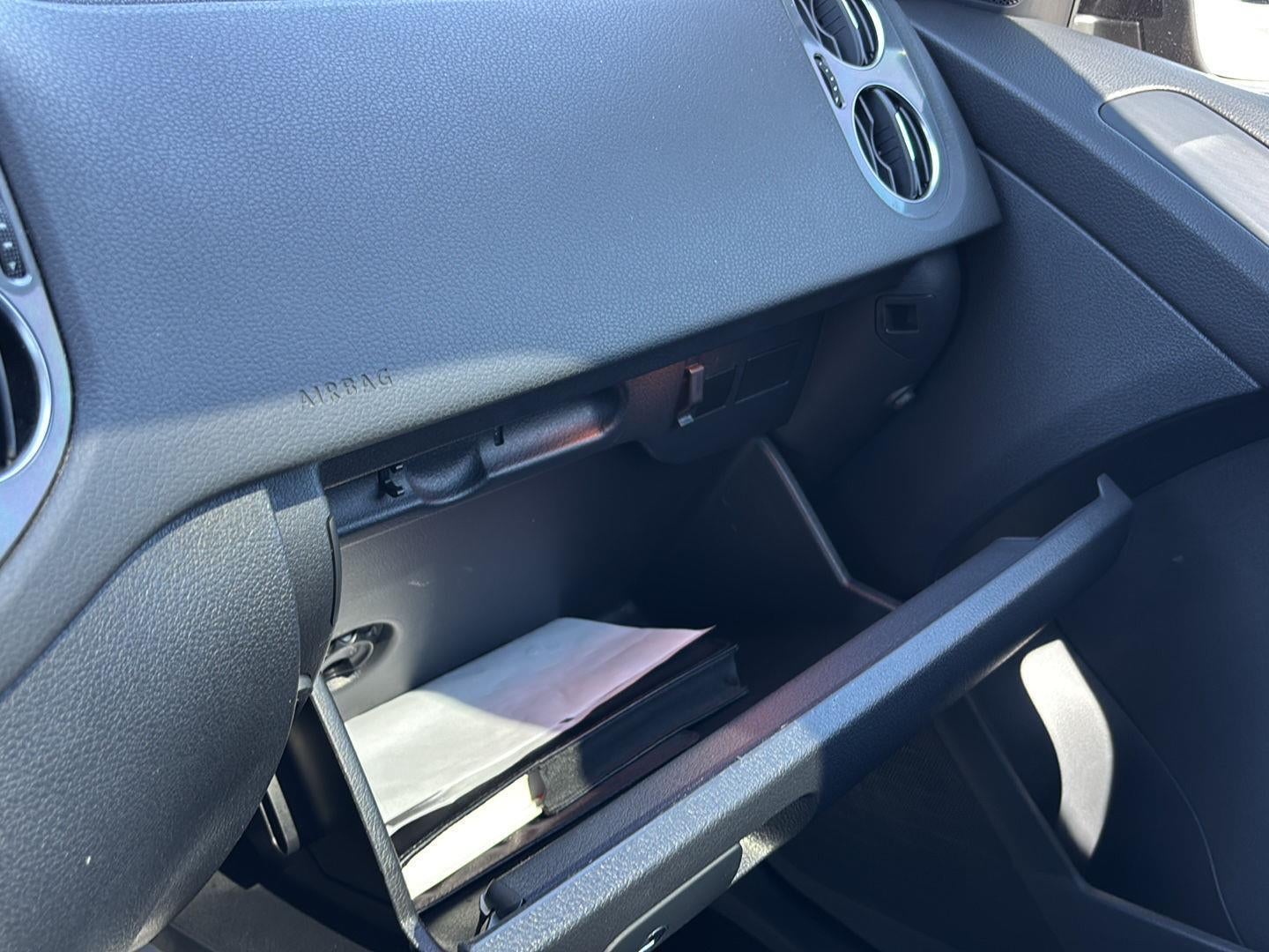 2013 Volkswagen Tiguan S w/Sunroof